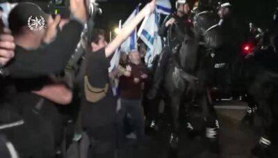 Итамара Бен-Гвира - "Прорыв" на Аялоне: демонстрантов подвинули конями и полили водой, дорога свободна - 9tv.co.il - Тель-Авив