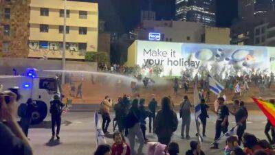 Тель-Авив: левые демонстранты с шокерами и кастетами прорываются на Аялон, флаги ООП в Хайфе - 9tv.co.il - Тель-Авив