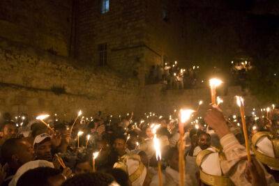 Полиция Иерусалима ограничила доступ на церемонию «благодатного огня», православные возмущены - news.israelinfo.co.il - Палестина - Иерусалим - Иордания
