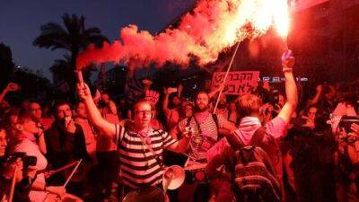 400.000 человек вышли на протесты по всей стране: "Израиль не диктатура" - vesty.co.il - Израиль - Тель-Авив