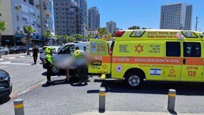 Двое мотоциклистов избили в Бат-Яме 70-летнего пенсионера - vesty.co.il - Израиль - Тель-Авив