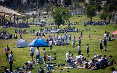 Более 210.000 израильтян провели День независимости в парках и заповедниках Израиля - nashe.orbita.co.il - Израиль - Кинерет