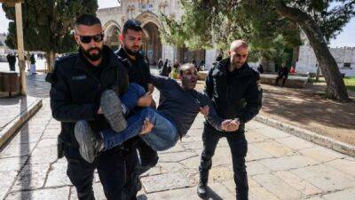 Салех Аль-Аури - Иерусалим: после столкновений у мечети Аль-Акса на Храмовой горе задержаны 350 палестинцев - fokus-vnimaniya.com - Израиль - Иерусалим - Сдерот