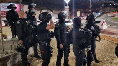 Массовые беспорядки в Умм эль-Фахме: арабы атаковали полицейских камнями - vesty.co.il - Израиль - Умм