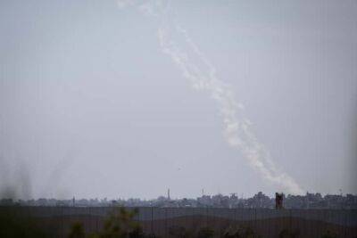 Израиль подвергся новому массированному обстрелу — террористы выпустили сотню ракет - cursorinfo.co.il - Израиль