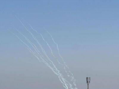 Израиль обстреляли десятками ракет из сектора Газа - gordonua.com - Израиль - Тель-Авив - Сирия - Украина - Ливан - Рамат-Ган - Газ - Газа - Из
