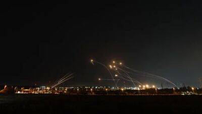 Видео: палестинцы празднуют ракетные обстрелы Израиля - vesty.co.il - Израиль - Реховота - Видео
