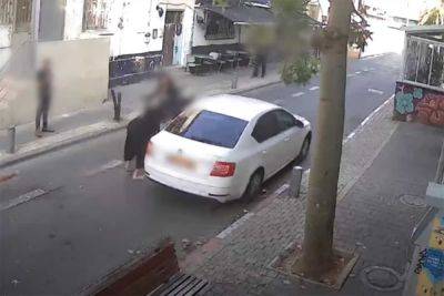 Появилось видео, как в Тель-Авиве таксист ограбил туристов и убежал - cursorinfo.co.il - Израиль - Тель-Авив - Иерусалим