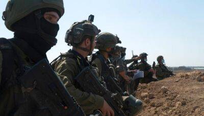 Восемь бойцов элитной израильской дивизиии ушли в самоволку в знак протеста против наказания однополчан, сложивших оружие - 9tv.co.il - Израиль