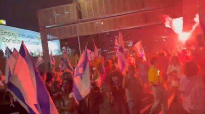 Биньямин Нетаниягу - Ярив Левин - В Израиле продолжились многотысячные антиправительственные протесты - cursorinfo.co.il - Израиль - Тель-Авив