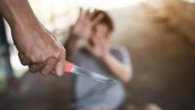 В Иерусалиме ребенка ударили ножом в голову за темный цвет кожи - vesty.co.il - Израиль - Иерусалим