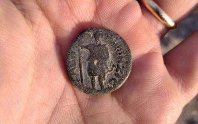 В Иерусалиме полиция нашла у «черного археолога» редкую монету Матитьягу Антигона - cursorinfo.co.il - Израиль - Иерусалим