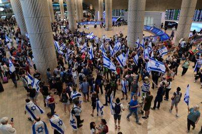 Демонстраны начали прибывать в аэропорт. Лидеры: «Проведем акцию в Терминале 3» - news.israelinfo.co.il