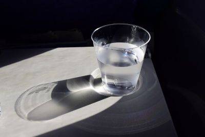 МОЗ Израиля ответил на предупреждение ВОЗ: пейте больше чистой воды и меньше газировки - cursorinfo.co.il - Израиль