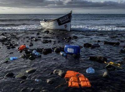 Возле Марокко лодка с мигрантами врезалась в скалу и затонула: шестеро погибших - unn.com.ua - Израиль - Украина - Киев - Марокко - Западная Сахара