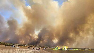 Лесной пожар на Родосе: 30 000 человек были эвакуированы - ru.euronews.com - Греция