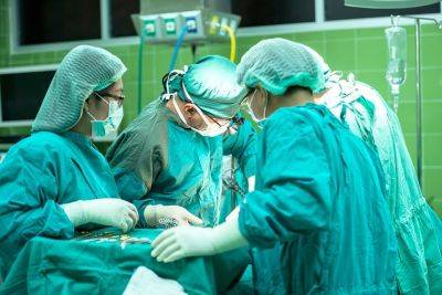 Израильские врачи провели уникальную операцию, прооперировав легкое мужчины через рот - cursorinfo.co.il - Израильские