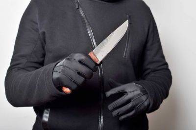В Иерусалиме мужчина устроил погром в квартире своей девушки, изрезав всю мебель ножом - cursorinfo.co.il - Иерусалим