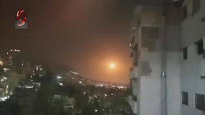 ВВС Израиля нанесли удар по складам иранского оружия в Сирии - vesty.co.il - Израиль - Сирия - Украина - Дамаск