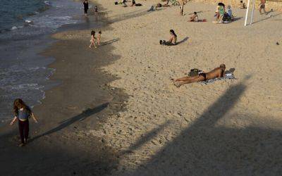 Из-за загрязнения воды закрыты некоторые пляжи в Тель-Авиве и Бат -Яме - nashe.orbita.co.il - Тель-Авив - Некоторые - Из
