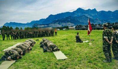 Как фото молящихся солдат-мусульман взбудоражило Швейцарию - obzor.lt - Швейцария