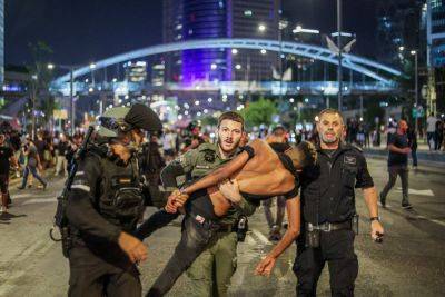 Рафаэль Адан - Полицейский получил тяжелое ранение в голову в ходе вчерашней демонстрации «Справедливость для Рафаэля» - news.israelinfo.co.il - Тель-Авив