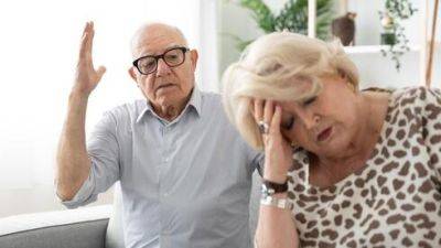 90-летний израильтянин разводится с женой из-за слухового аппарата - vesty.co.il - Израиль - Из