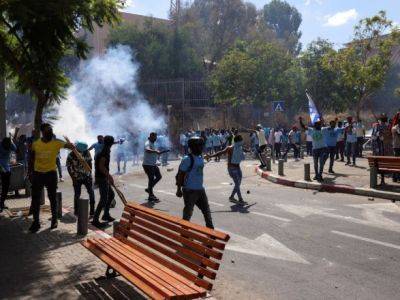 Во время столкновений в Тель-Авиве более 100 человек получили ранения - unn.com.ua - Израиль - Тель-Авив - Иерусалим - Сша - Украина - Евросоюз - Киев - Эфиопия - Эритрея - Президент