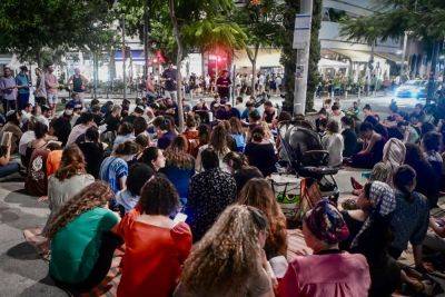 Тель-авивский суд запретил разделять молящихся на улице по половому признаку - news.israelinfo.co.il - Израиль - Тель-Авив