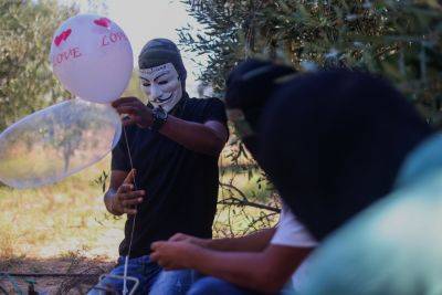 Беспорядки на границе с Газой продолжаются, летят зажигательные шары - news.israelinfo.co.il - Израиль