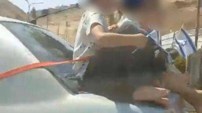 Житель Иерусалима привязал пятерых детей к багажнику и поехал - видео - vesty.co.il - Израиль - Иерусалим