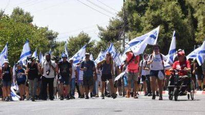 Моше Редман - Шикма Бреслер - Сотни протестующих участвуют в "Марше во имя демократии" на севере Израиля - vesty.co.il - Израиль - Россия - Цфат