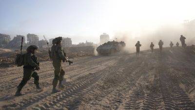 Амир Бухбут - Бери шинель: ЦАХАЛ выводит из Газа четыре бригады - 9tv.co.il - Из