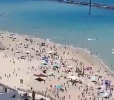 МВД: На пляжах Тель-Авива и Герцлии купаться запрещено - mignews.net - Израиль - Тель-Авив - Иерусалим