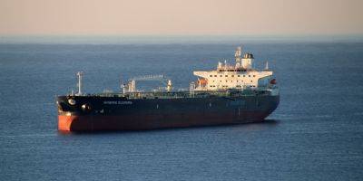Reuters: хуситы по ошибке атаковали танкер с российской нефтью - nep.detaly.co.il - Россия - Иран - Англия - Йемен