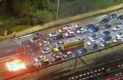 Родственники заложников перекрыли шоссе Аялон в Тель-Авиве - nashe.orbita.co.il - Тель-Авив - Хамас