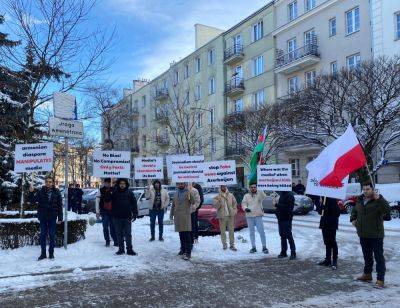 В Варшаве прошла акция протеста против публикации ложной информации об Азербайджане (ФОТО) - trend.az - Азербайджан - Варшава - Польша
