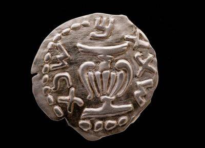 Эли Эскусидо - В Израиле найдена монета-полушка времен Иудейского царства - nashe.orbita.co.il - Израиль