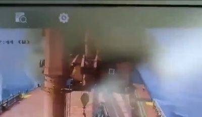 Хуситы атаковали греческий танкер: момент удара попал на видео - mignews.net - Греция