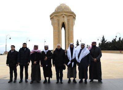 Депутаты парламента Кувейта посетили Аллею шехидов в Баку (ФОТО) - trend.az - Азербайджан - Кувейт