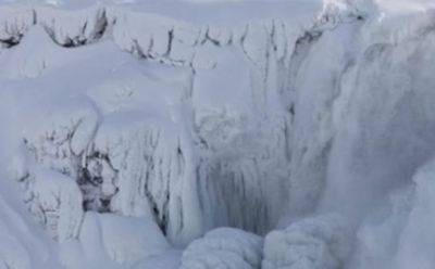 В Юте кусок льда упал на туристку с высоты 13 метров с замерзшего водопада - mignews.net - штат Юта
