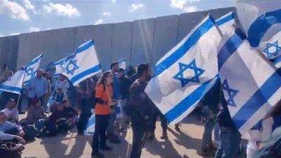 Абдель Фаттах - "Освободить заложников": израильтяне блокируют доставку гумпомощи в Газу - vesty.co.il - Израиль - Египет - Хамас