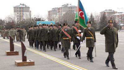 Ильхам Алиев - Гейдар Алиев - В Азербайджане состоялся очередной выпуск курсов по подготовке прапорщиков и военнослужащих сверхсрочной действительной военной службы (ВИДЕО) - trend.az - Азербайджан - Президент