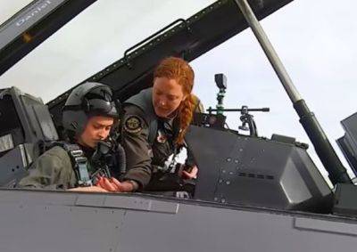 F-16 Fighting Falcon в надежных женских руках: видео - mignews.net