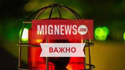 На перекрестке Глилот грузовик въехал в остановку - mignews.net