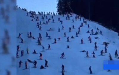 Видео: пьяные лыжники заблокировали целый склон в Австрии - mignews.net - Австрия