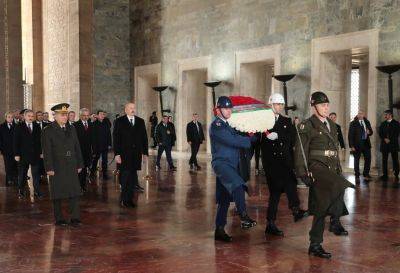 Ильхам Алиев - Президент Ильхам Алиев - Мустафа Кемаль-Ататюрк - Президент Ильхам Алиев посетил в Анкаре мавзолей Аныткабир (ФОТО/ВИДЕО) - trend.az - Турция - Анкара - Азербайджан - Президент