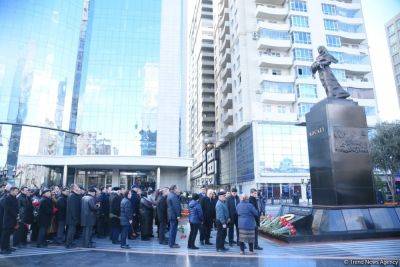 Азербайджанская общественность посещает памятник "Крик матери" (ФОТО) - trend.az - Ссср - Азербайджан - Ханкенди