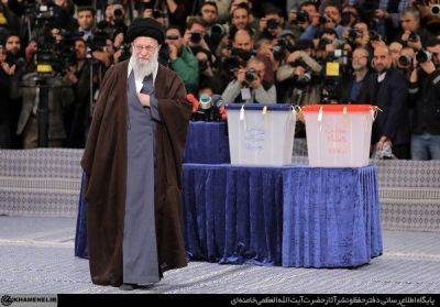 Аля Хаменеи - Мохаммад Багер Галибаф - Сейед Али Хаменеи - Верховный лидер Ирана проголосовал на выборах в парламент Ирана - trend.az - Иран - Тегеран