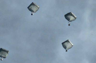 ВВС Иордании вновь сбросили гуманитарную помощь в Газе - nashe.orbita.co.il - Иордания